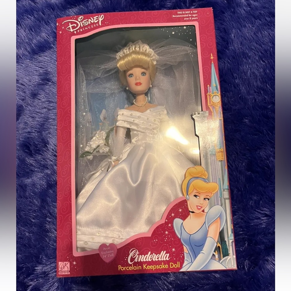 New In Box: Disney Princess Cinderella Porcelain Keepsake Doll Avon
